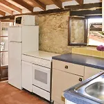 1 Bedroom Awesome Home In Eymet Eymet
