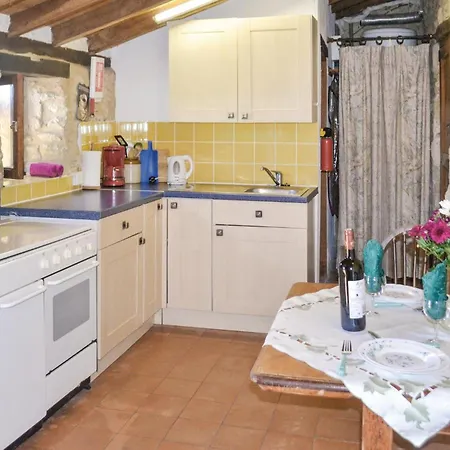 1 Bedroom Awesome In Ferienhaus Eymet