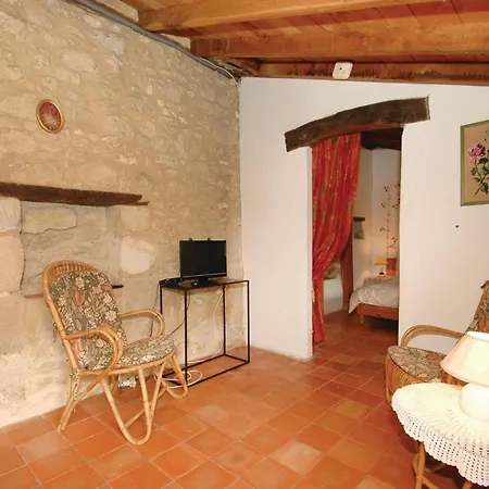 1 Bedroom Awesome Home In Eymet *