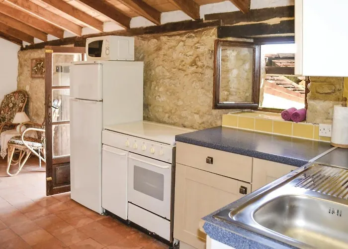1 Bedroom Awesome Home In Eymet Eymet