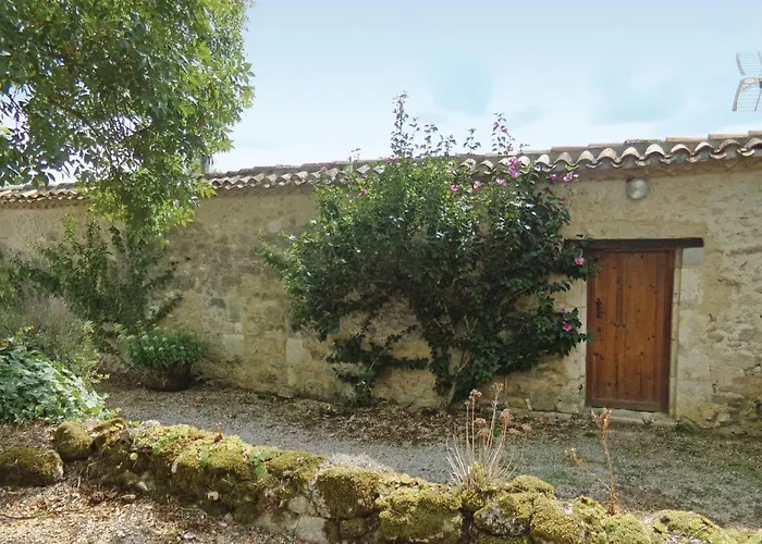 1 Bedroom Awesome Home In Eymet