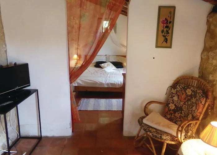 1 Bedroom Awesome Home In Eymet Ferienhaus *