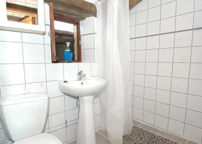 1 Bedroom Awesome Home In Eymet *